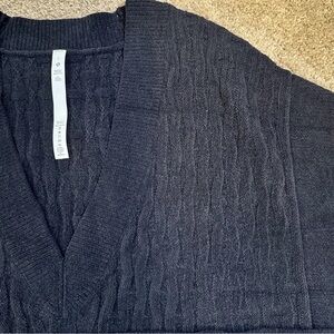 NWOT Lululemon Cable-Knit Relaxed-Fit
Sweater Vest Black Size Large
Oversized